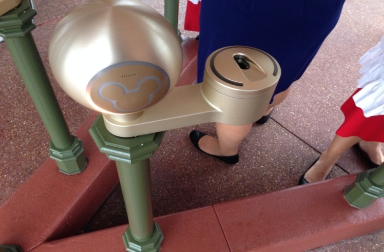 Disney World Magicband park scanner