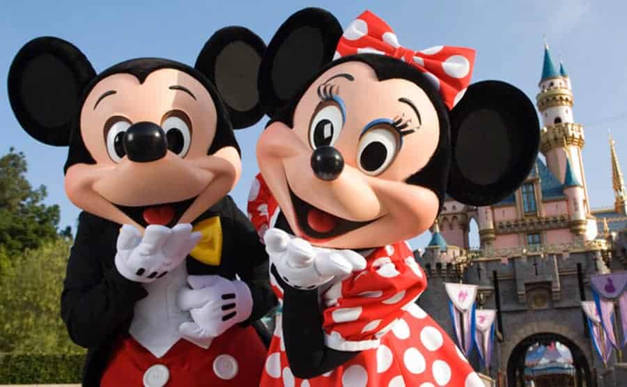 Romance at Disney – Celebrate Valentines Day at Disney World & Disneyland
